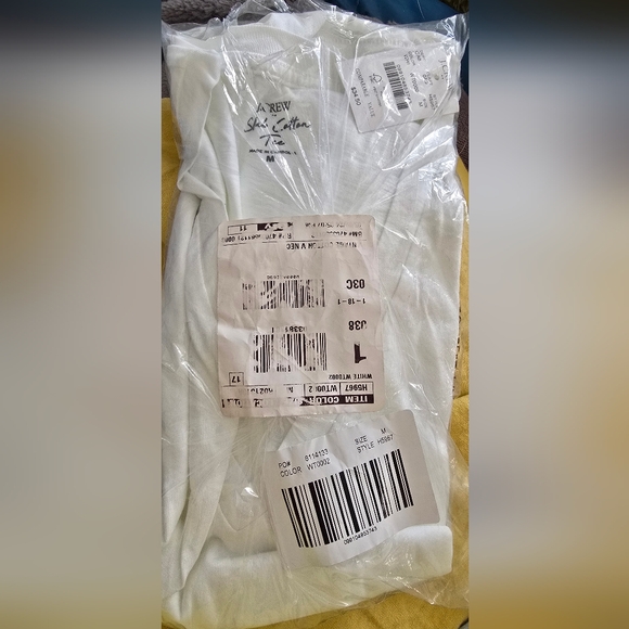 J. Crew Factory Vintage Slub Cotton V-Neck Tee White M NWT - Picture 2 of 2